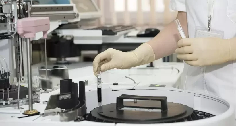 Tecnología y salud: ¿Por qué está cambiando el modelo de negocios de servicios basados en proyectos a modelos basados en producto?