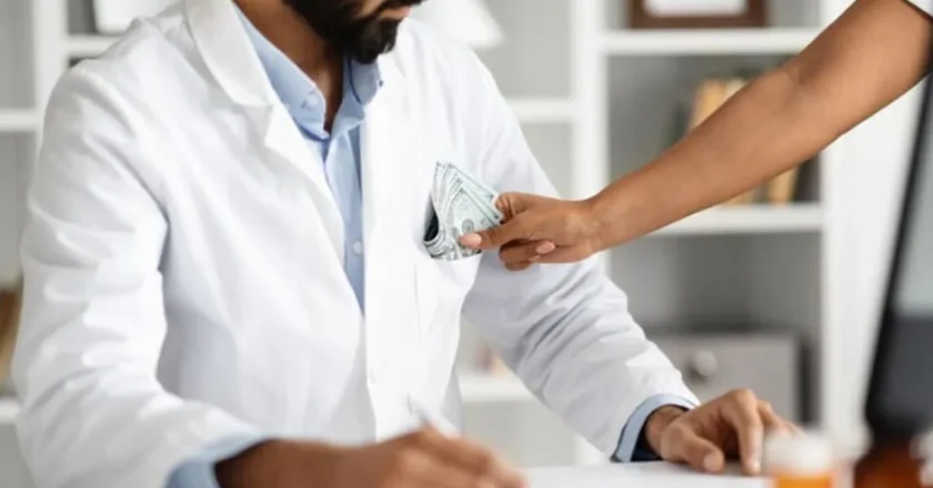 La lista empresas de medicina prepaga que retrotraen los aumentos por orden de Milei