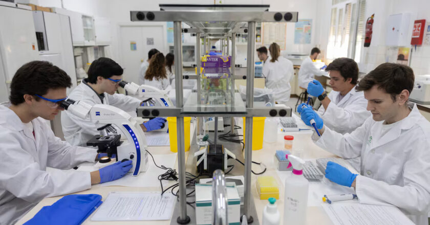 El auge de las carreras universitarias que mejoran o salvan la vida de los pacientes… y que no son Medicina
