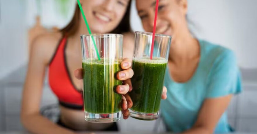Beneficios y riesgos de consumir bebidas probióticas, según expertos en medicina