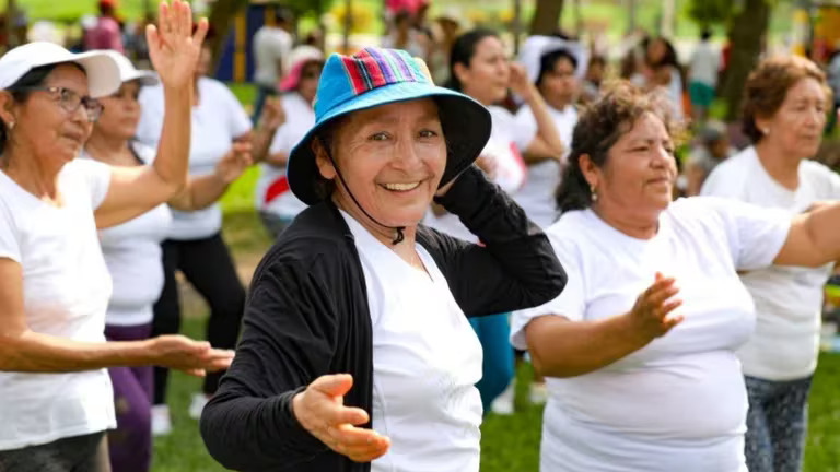 Día del Abuelo: claves para cuidar la salud mental de las personas que pasan los 60 años de edad