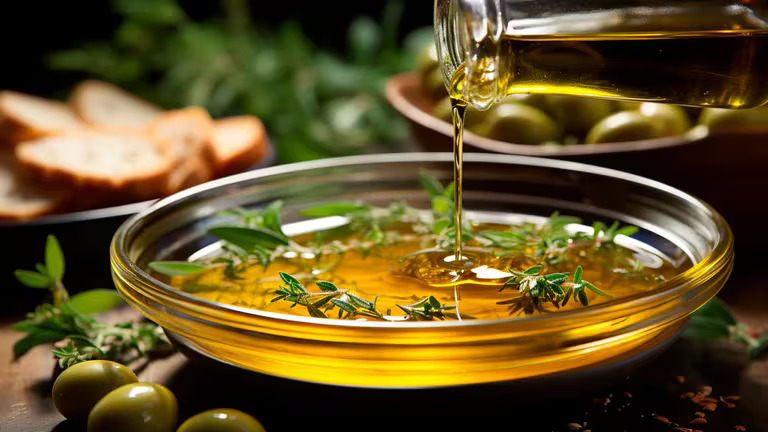Oro líquido: el aceite utilizado como remedio natural para manchas en la piel, hidratación y antienvejecimiento