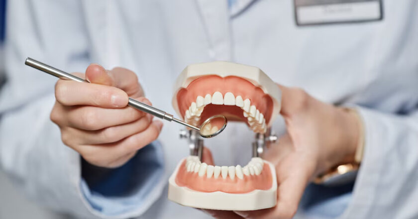 Caries interproximal: consecuencias de este problema silencioso que afecta la salud bucal