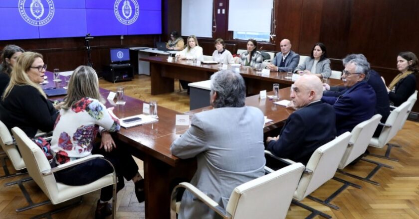 Salud trabaja con la industria para mejorar la calidad de los alimentos y bebidas