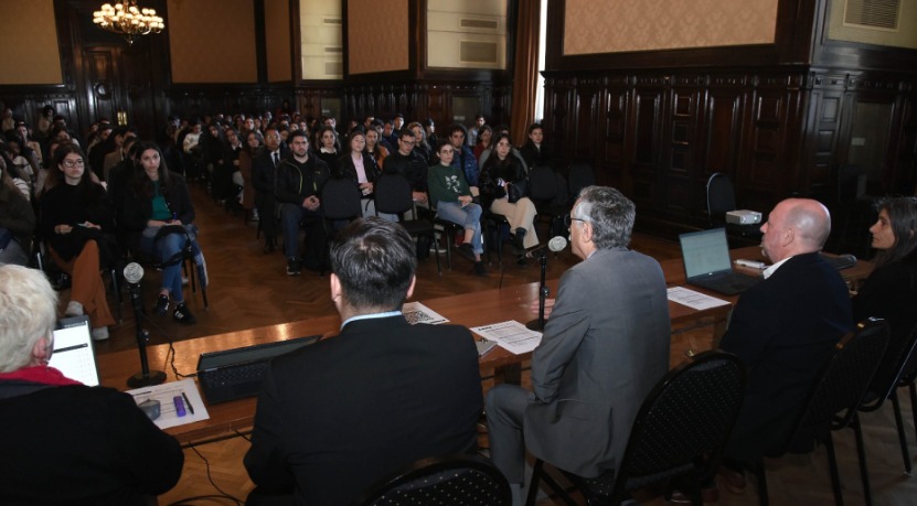 Lugones dio apertura al acto de adjudicación de cargos para las especialidades médicas