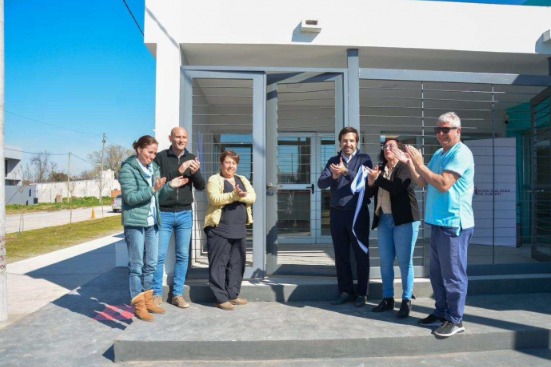 Kreplak inauguró un CAPS y entregó ambulancia en Alberti
