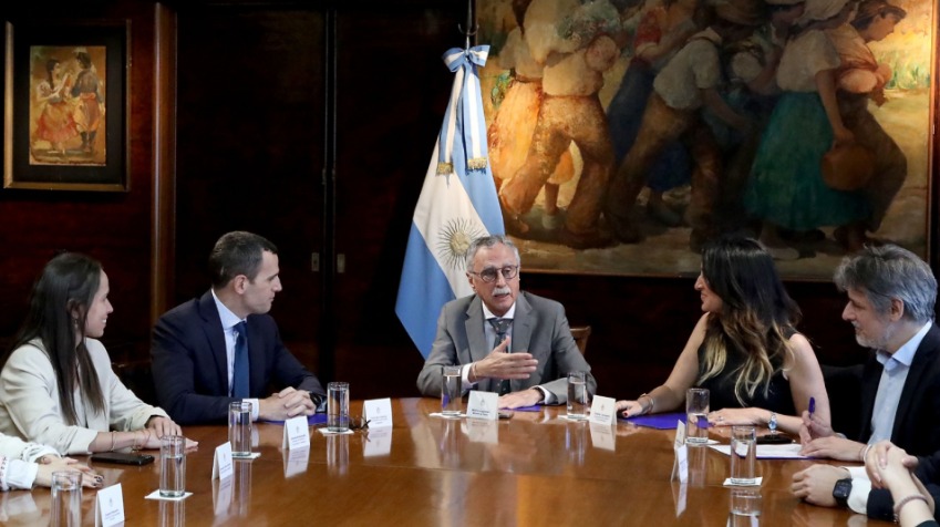 Argentina adquiere tratamientos contra la atrofia muscular espinal al precio más bajo publicado